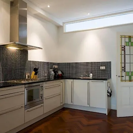 アパートホテル Marnix360apartments The Mansion 3*