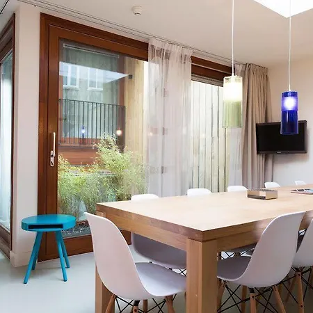 アパートホテル Marnix360apartments The Mansion 3*