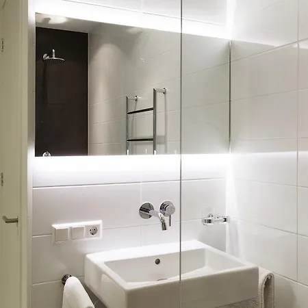 Marnix360apartments The Mansion Apartahotel 2*