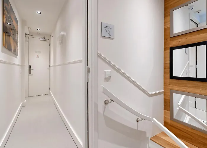 Marnix360apartments The Mansion 3*